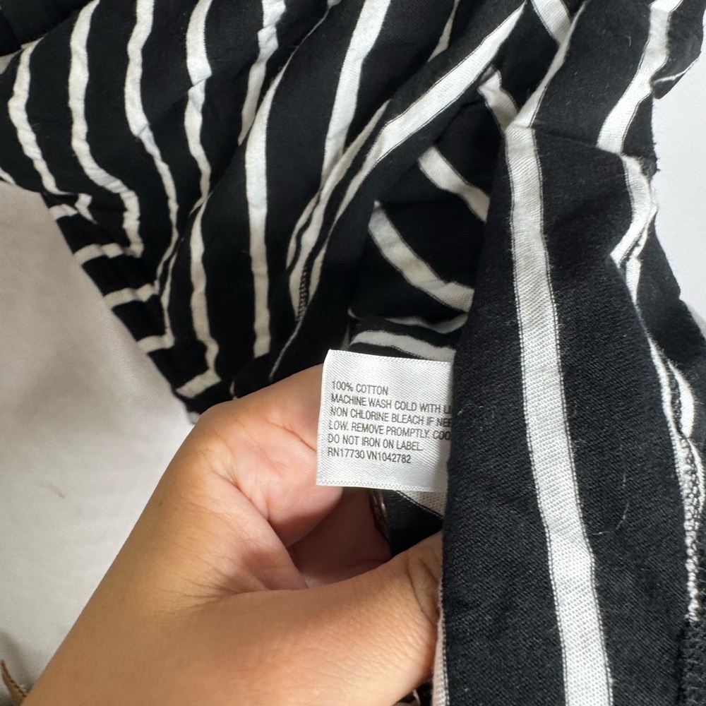 Ava & Viv Black and White Sleeveless Muscle Tee - Picture 3 of 4